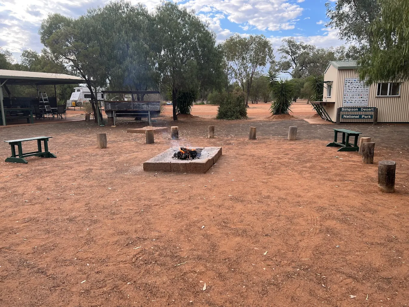 Charleville Bush Caravan Park and Cottage